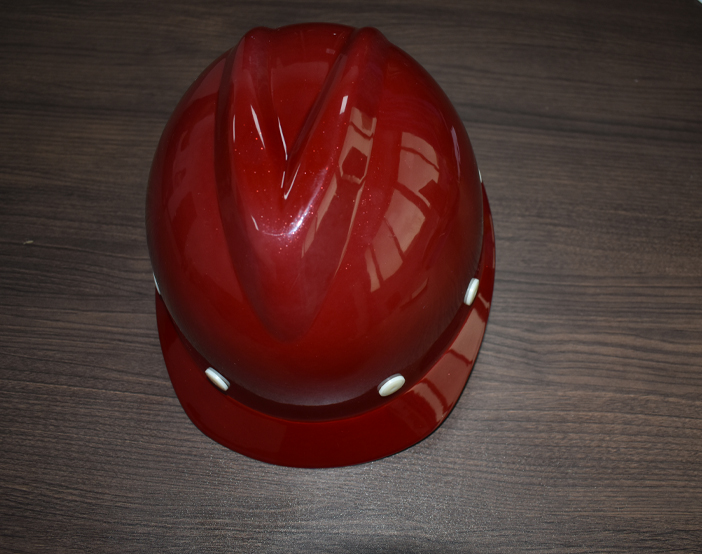 玻璃鋼安全帽廠家教你安全帽的合格標(biāo)準(zhǔn)。