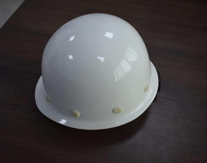 淄博安全帽廠家告訴您安全帽的防護(hù)作用。